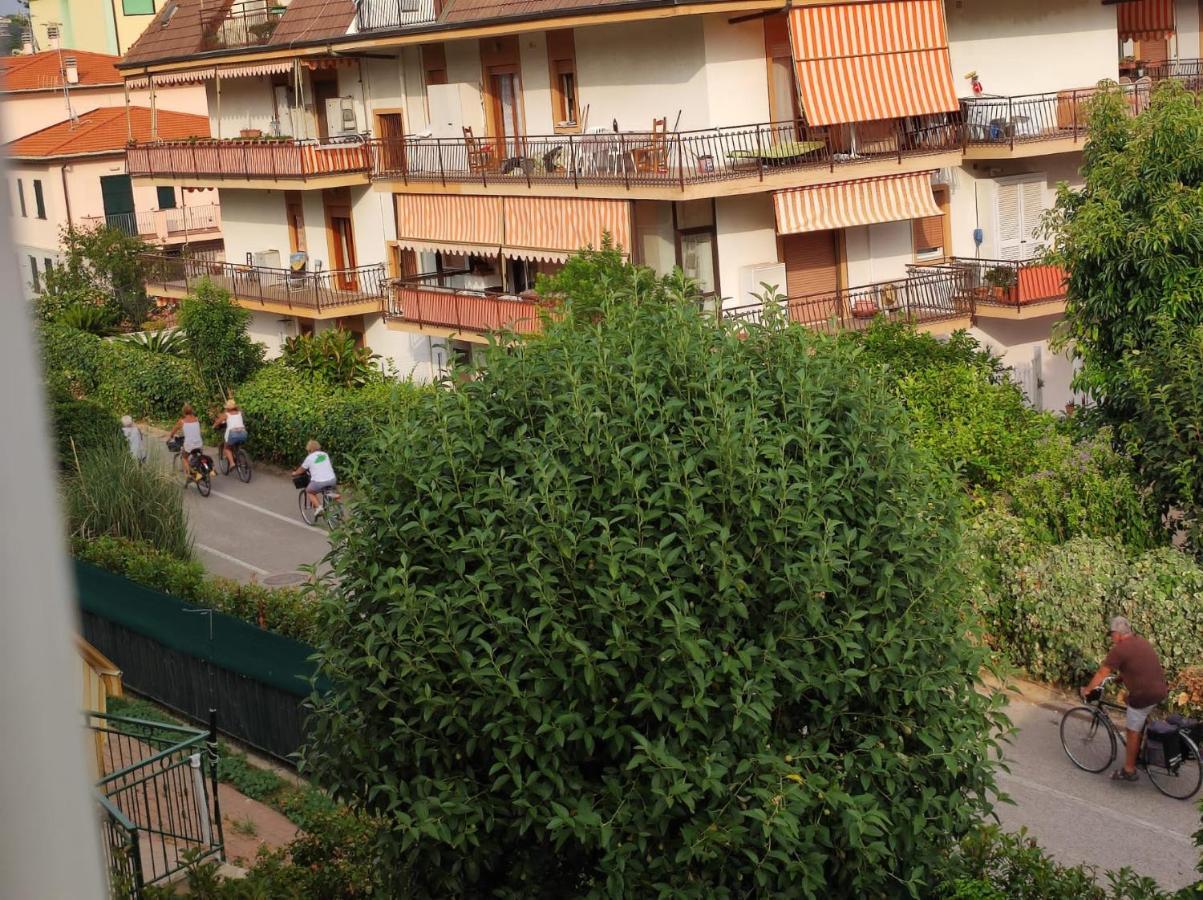 Appartamento Vicino Al Mare Con Parcheggio Riva Ligure Dış mekan fotoğraf