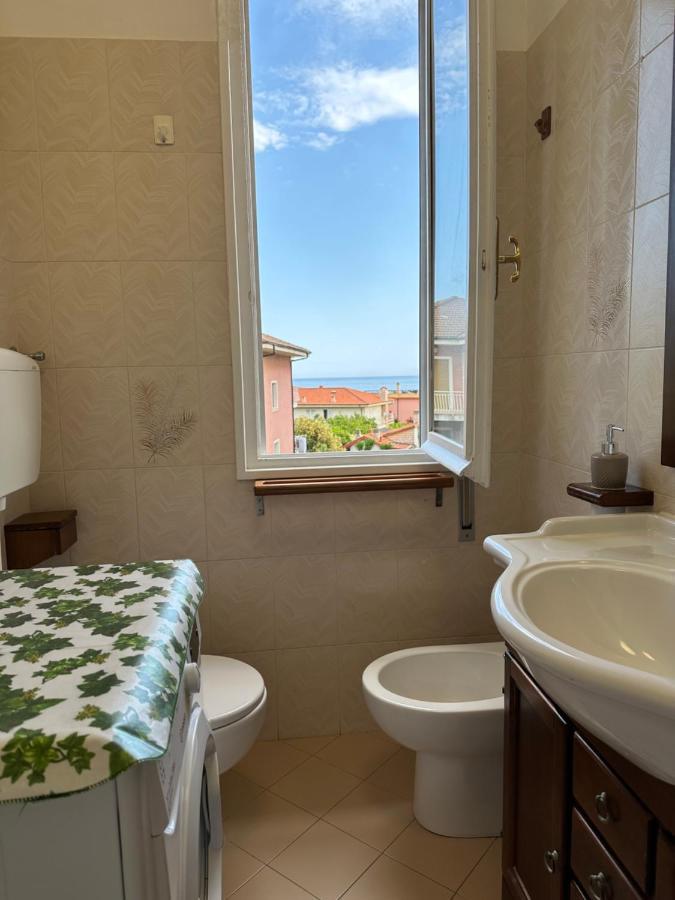 Appartamento Vicino Al Mare Con Parcheggio Riva Ligure Dış mekan fotoğraf